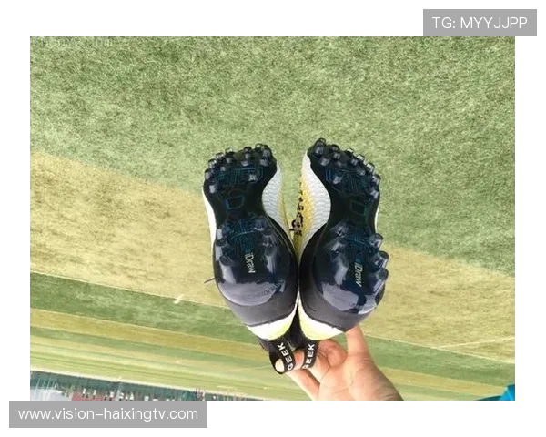 iDraw足球鞋有哪些球星穿着 这些球员的选择与表现如何