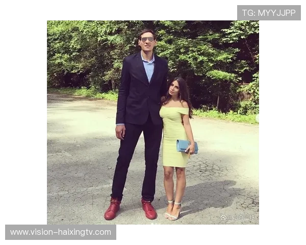 足球超级球星身高一览表 揭秘世界顶级球员的身高差异与表现分析